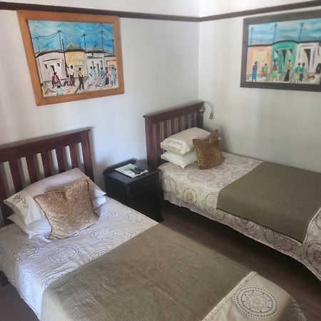 Beit Shalom Before Known As Best Little Guesthouse Oudtshoorn Εξωτερικό φωτογραφία