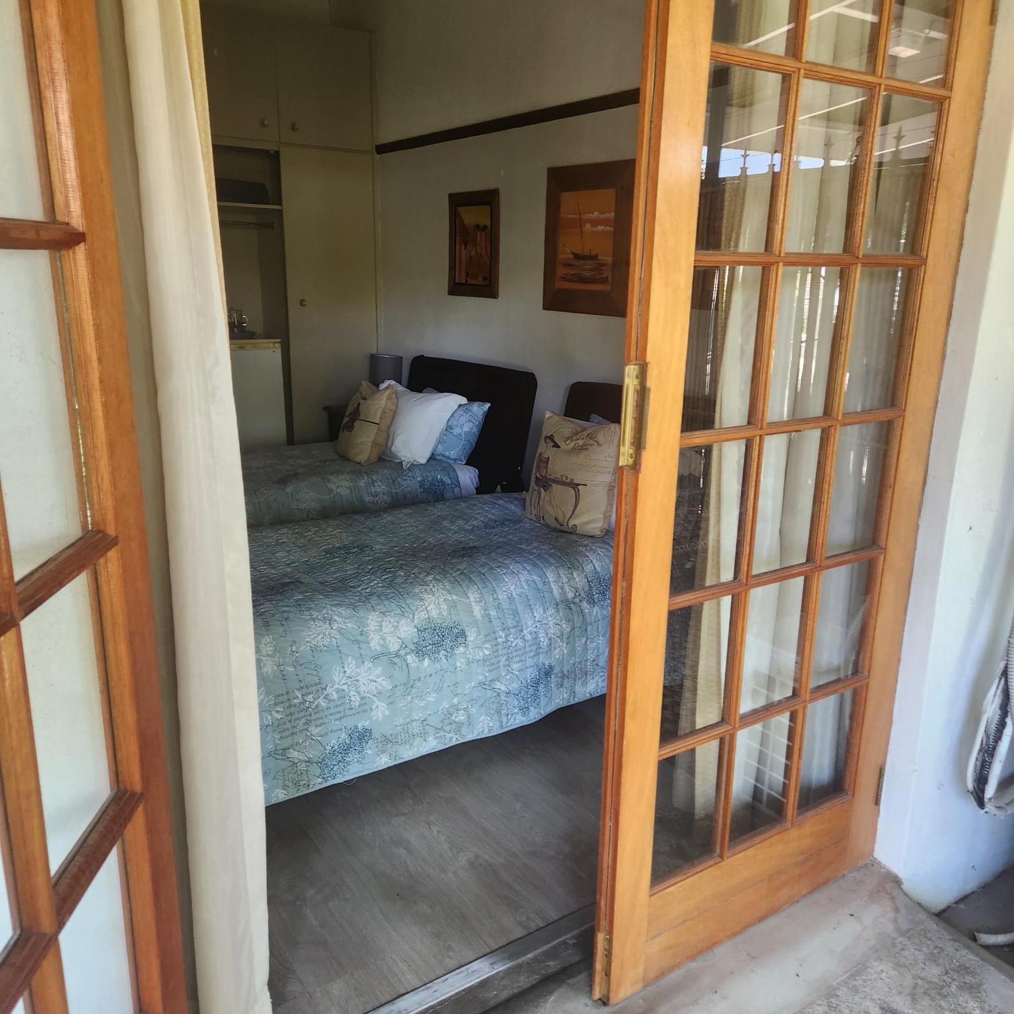 Beit Shalom Before Known As Best Little Guesthouse Oudtshoorn Εξωτερικό φωτογραφία