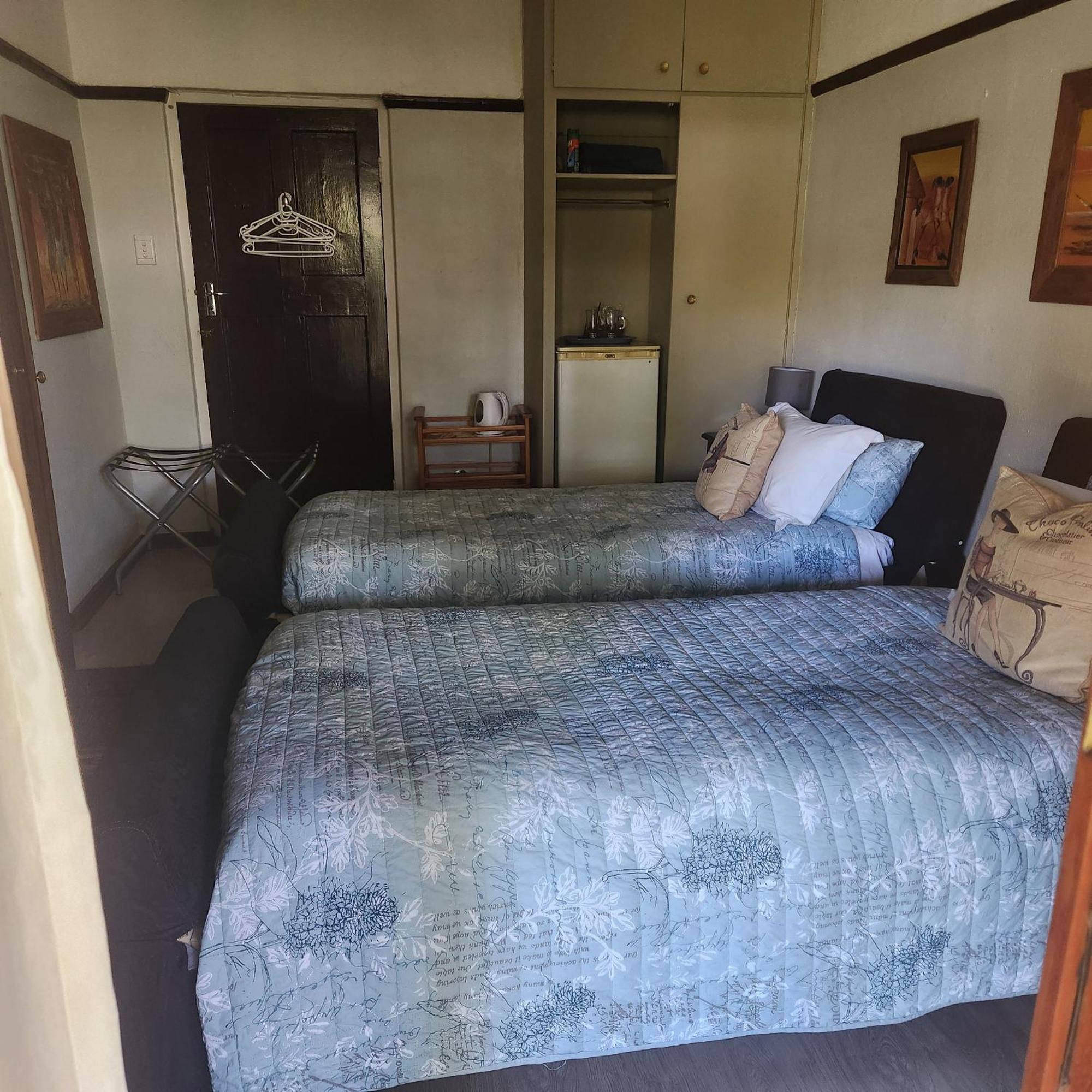 Beit Shalom Before Known As Best Little Guesthouse Oudtshoorn Εξωτερικό φωτογραφία